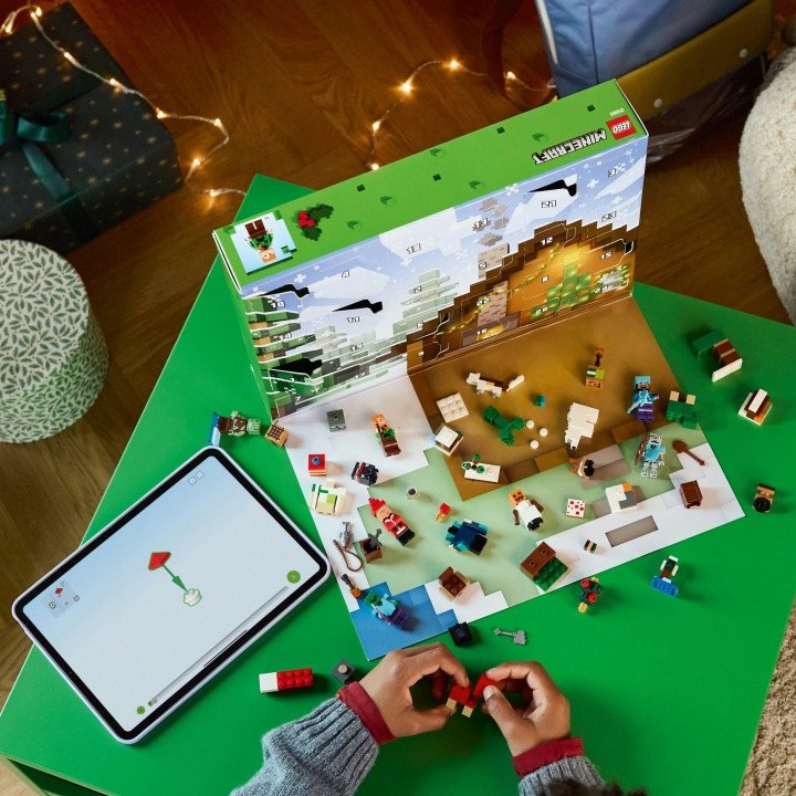 LEGO Minecraft 21280 adventný kalendár 2025, 300 dielikov