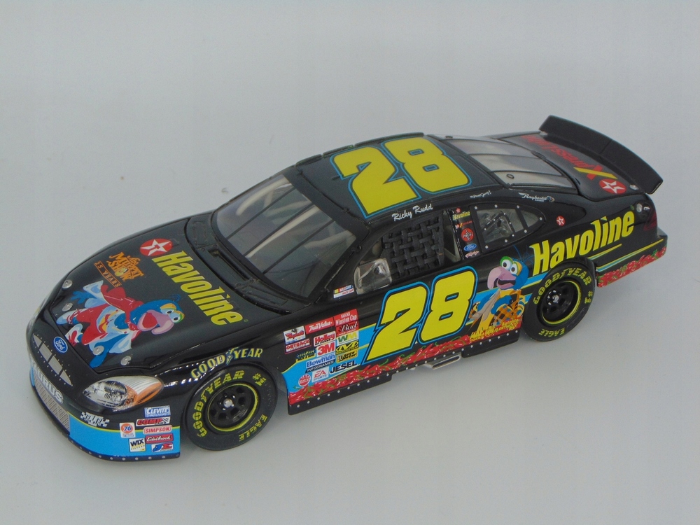 AKCIA 2002 RICKY RUDD #28 MUPPETS FORD TAURUS HAVOLINE MUPPETS NASCAR 1:24