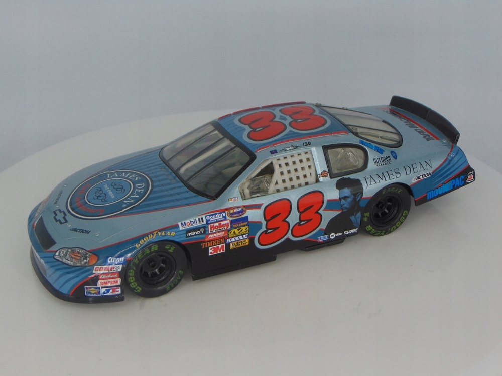 AKCIA 2005 TONY STEWART #33 CHEVY NASCAR 1:24