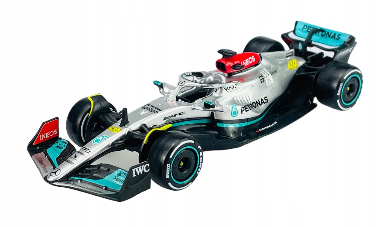 BBURAGO RACE MERCEDES-AMG F1 W13 E #44 HAMILTON 1:43 FORMULA 1 NOVÝ MODEL