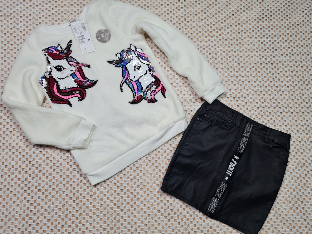 H&M 134 White, Black, Multi -Colored Set