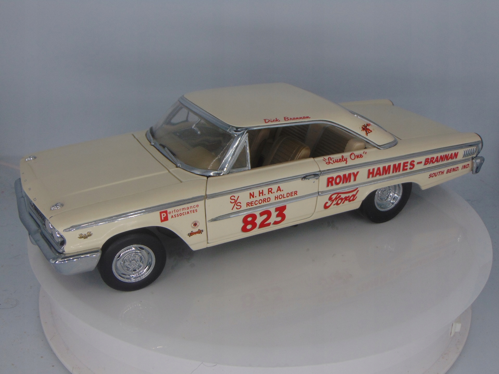 SUN STAR 1963 DICK BRANNAN #823 FORD GALAXY 500 ROMY HAMMES NHRA 1:18