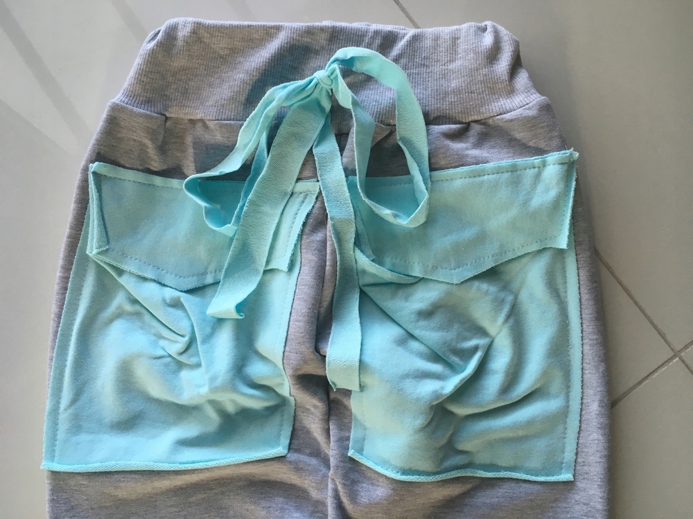 H&M 140 Šedé tepláky, zelené