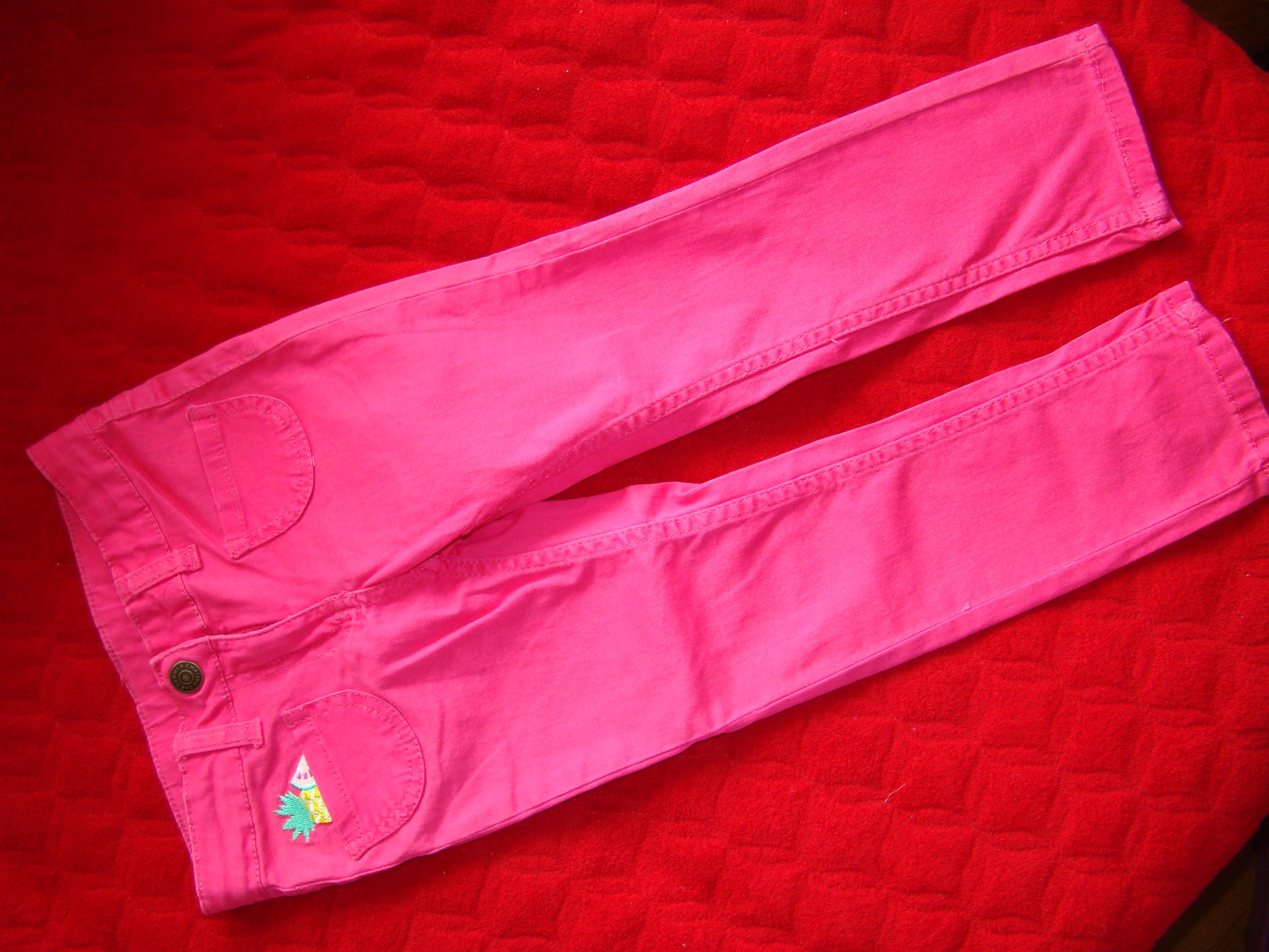 H&M 104 materiálové nohavice
