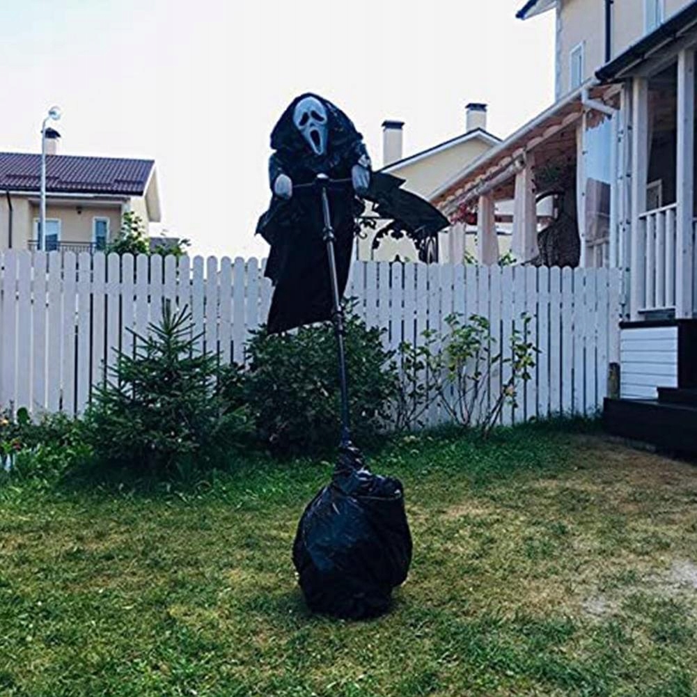Záhradná dekorácia strašiak na Halloween