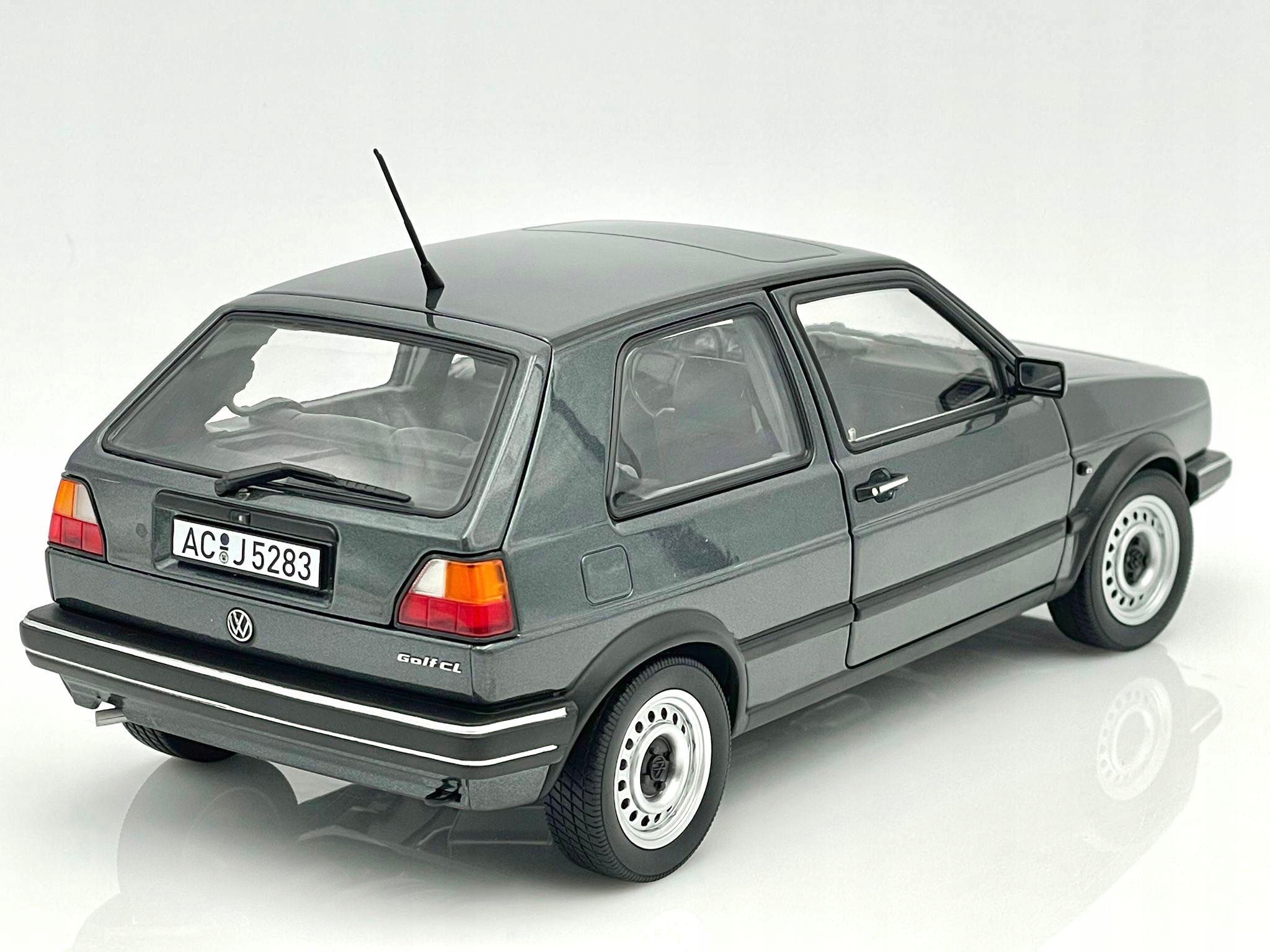 Volkswagen Golf II Cl (1988) Norev 1:18