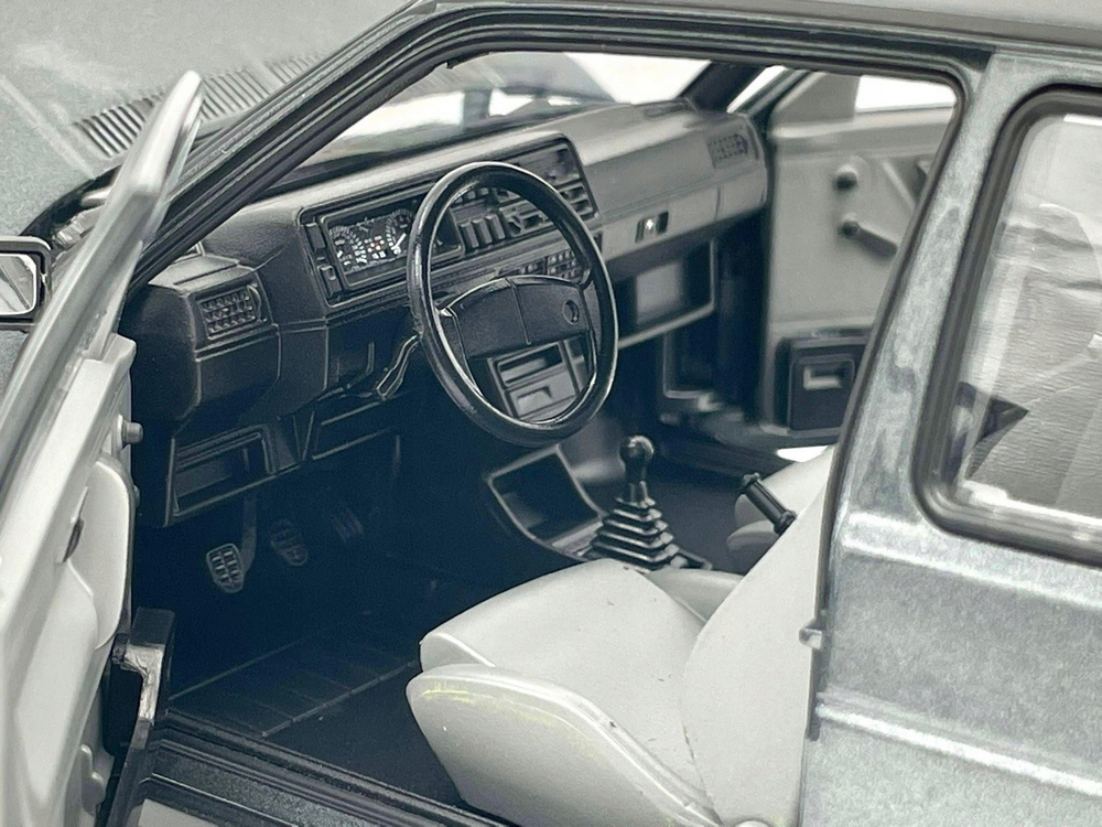 Volkswagen Golf II Cl (1988) Norev 1:18
