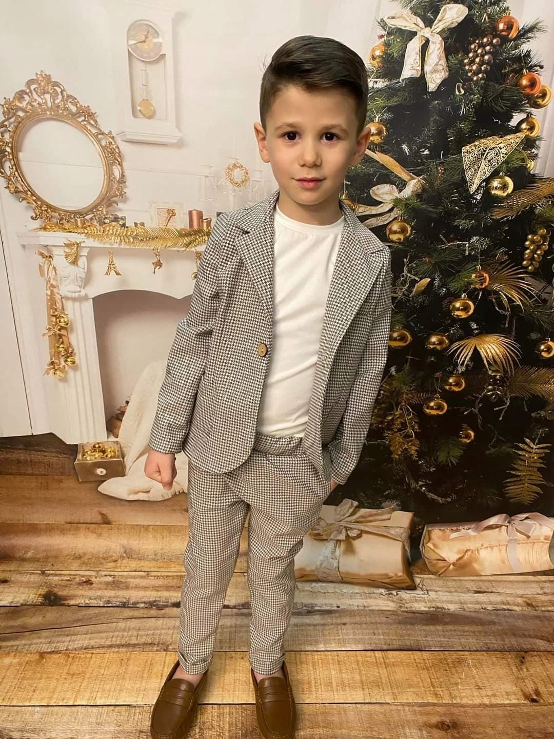 Sada práve teraz 104 béžových, bielych